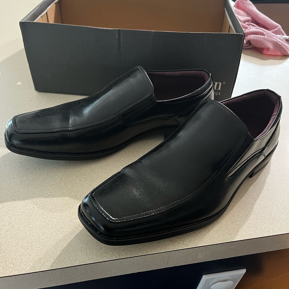 Men's Black Slip-On Dress Loafers